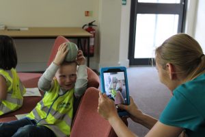 Child and staff in Psychology