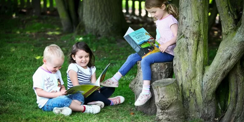 Children reading